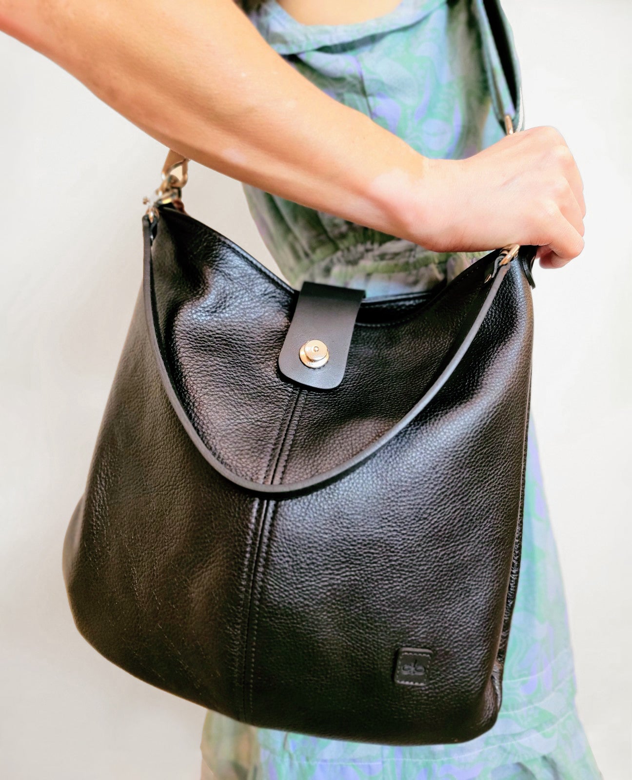 ”Jonni" black leather handbag