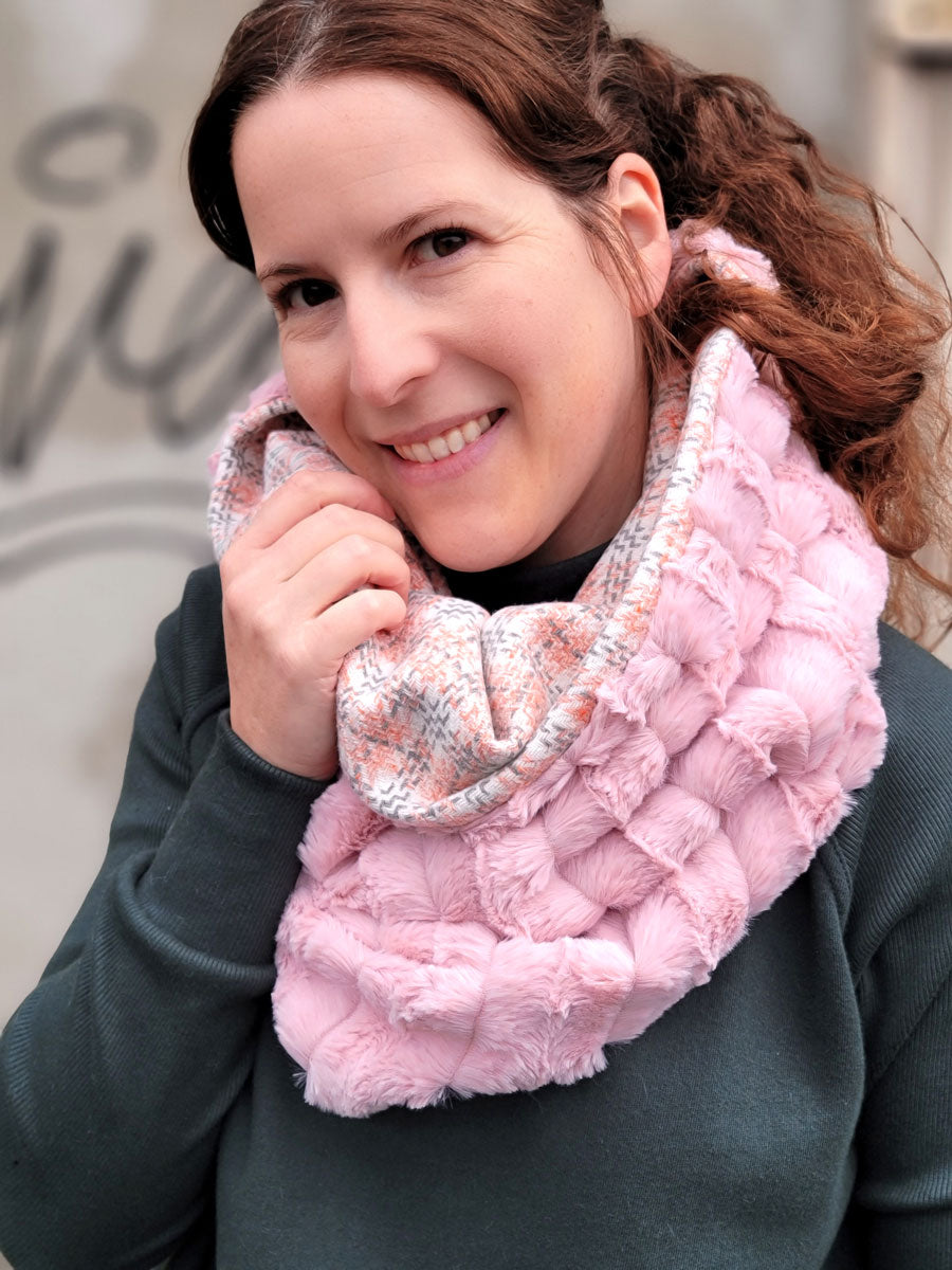 Reversible tube collar - pink and plaid