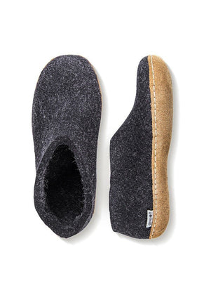 Chaussure de laine noire-charbon avec semelle en cuir